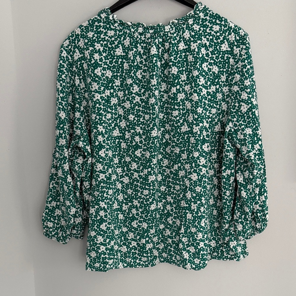 Tommy Hilfiger Green and White Floral Ruffle V-Neck Blouse - Picture 4 of 4